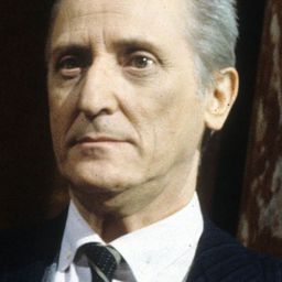 Alain Mottet 飾演 Urcel