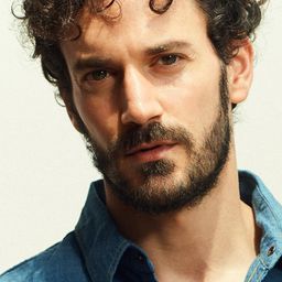 Meddy - 岸辺露伴 ルーヴルへ行く演員 飾演Gaucher Bigotte