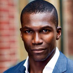 Joseph Ademola Adeyemo 飾演 Dan