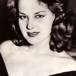 Franca Marzi 飾演 Gina