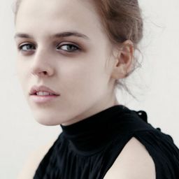 Magdalena Berus 飾演 Karina Sobańska