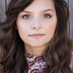 Cassady McClincy - 抱抱我的初戀演員 飾演Jackie