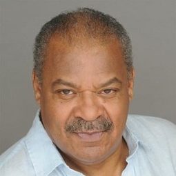 Roger Robinson 飾演 Angel