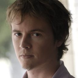 Devin Oatway 飾演 Prince Davin