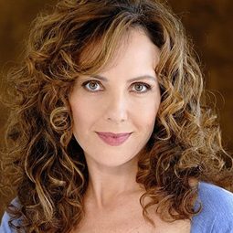 勞拉·索提斯 - Valentine in the Vineyard演員 飾演Carla DeLuca