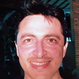 Dimas Mendonça 飾演 Ivan