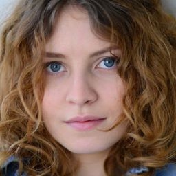 Marie Meinzenbach 飾演 Lenchen