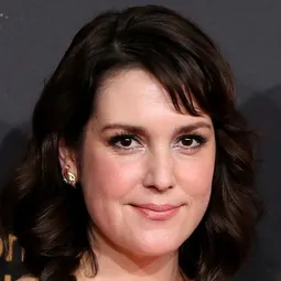 梅蘭妮·萊恩斯基 飾演 June Mindy