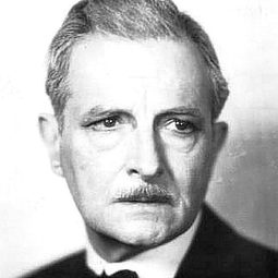 John St. Polis 飾演 Comte Philip de Chagny