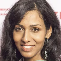Rekha Sharma 飾演 Danni