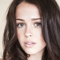 喬瑟琳·胡登 飾演 Jen