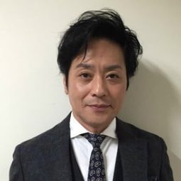 山崎銀之丞 飾演 