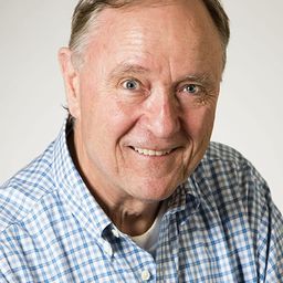 Ray Kahnert 飾演 Judge