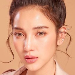 娜帕帕·坦特拉庫 飾演 Zoe