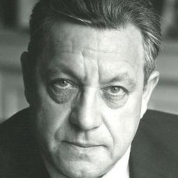 Paul Frankeur 飾演 Morel