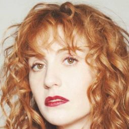 Lolita Chammah - 隨性女孩演員 飾演Invitée dîner