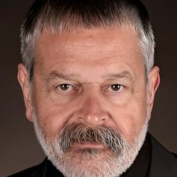 Payidar Tüfekçioğlu 飾演 Çetin