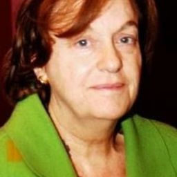 Eva Siva 飾演 Assistant