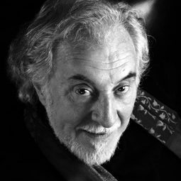 Norman Mozzato 飾演 Direttore della scuola