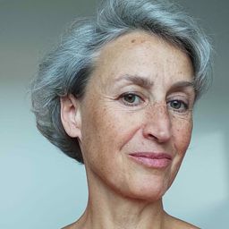 Cécile Morel 飾演 Peasant Woman (uncredited)