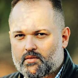 Muhammad Mahmoud Abdulaziz - 埃及的歷代歲月 2演員 飾演king Farouq