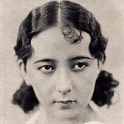 Yukiko Inoue - 金絲雀演員 飾演Old Woman