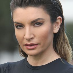 Maria Ioannou 飾演 Rosemary