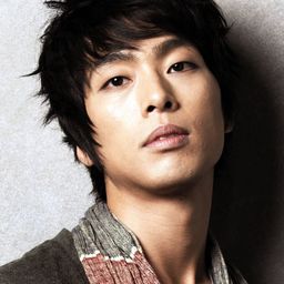 尹熙錫 飾演 Nam Taek-jong