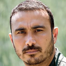 法蘭西斯可·狄列瓦 - 童心列車演員 飾演Capa ‘e Fierro