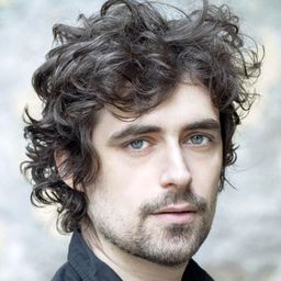 弗拉維奧·帕倫地 飾演 Marco