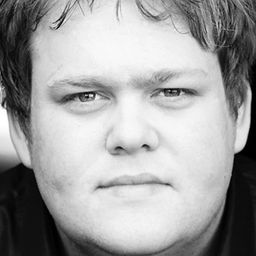 Danny Kirrane - Ravers演員 飾演Ozzy