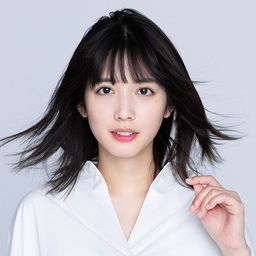 松田琉花 飾演 Asuna Karino / Poppy Pipopapo