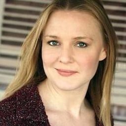 雀兒絲史溫 飾演 June Smith