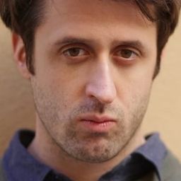 Francesco Brandi 飾演 Giacomo Vinciguerra