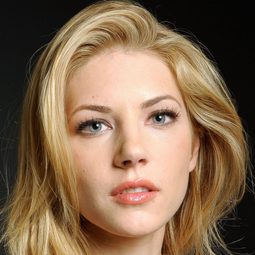 凱薩琳·溫妮克 - 愛情藥不藥演員 飾演