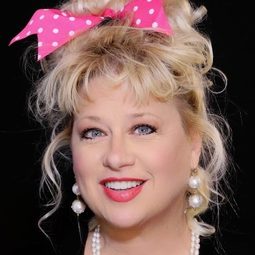 Victoria Jackson - The Journey演員 飾演Leslie