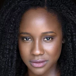 喬伊·布倫森 飾演 Cara Beckett