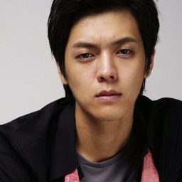 Kim Heung-soo 飾演 Gun-sung