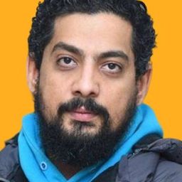 Amin Golestaneh 飾演 Emad