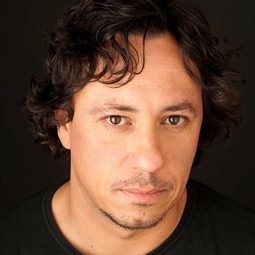 Paulo Pinto 飾演 Cunha Leal