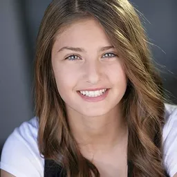 奧莉薇亞·崔古塞維奇 飾演 Veeves