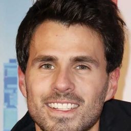 Arthur Lombard 飾演 Policier Ministère 2