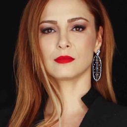 米奈·杜凱 飾演 Leyla Madralı