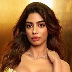 庫希·卡浦爾 - Loveyapa演員 飾演Baani Sharma