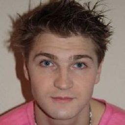 Egor Kharlamov - Tolko ne seychas演員 飾演Ivan