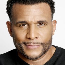 David A. Arnold 飾演 Self