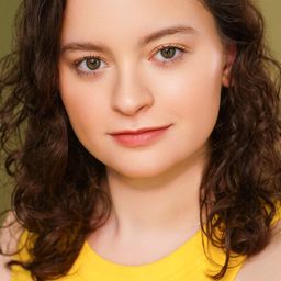 Dalila Bela 飾演 Olive