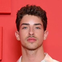 曼諾·瑞亞斯 飾演 