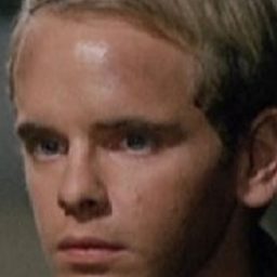 Larry Aubrey - 美國噩夢演員 飾演Dolly