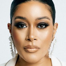 阿杜尼·阿德 飾演 